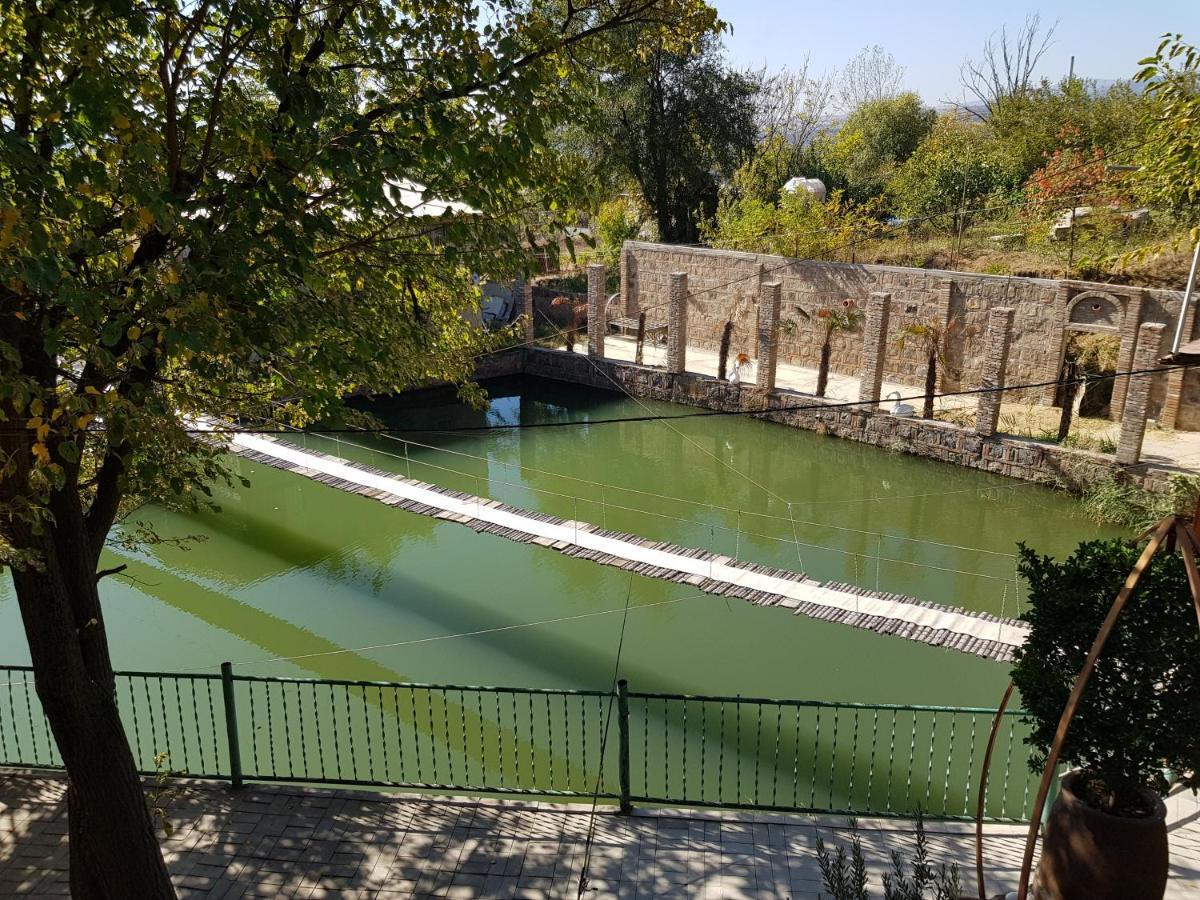 Amiran'S Lake Тбилиси Экстерьер фото